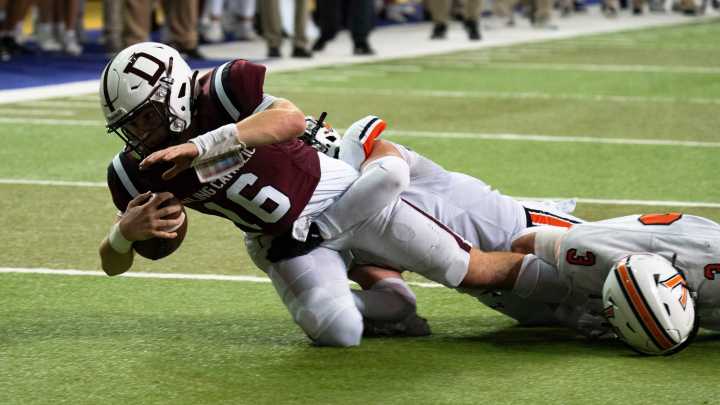 Iowa high school football scores, Dowling vs Liberty game updates