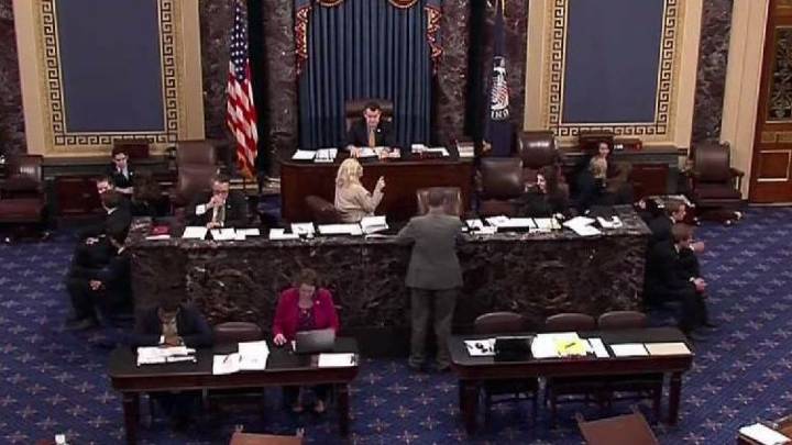 Demócratas proponen reabrir el gobierno condicionando el Obamacare; republicanos no ceden