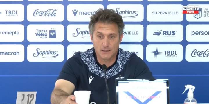 El pedido de Guillermo Barros Schelotto para Vélez al enterarse del título de “Campeón de Liga” que recibió Central: “Tiene que ser retroactivo”