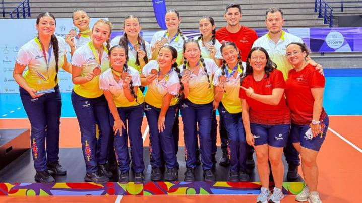 El equipo de voleibol del San Diego logró medalla de bronce en los Juegos Escolares Centroamericanos y del Caribe 2025