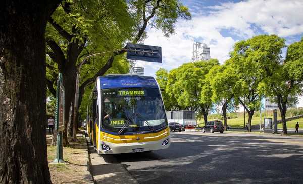 Así se viaja en el nuevo Trambus de la Ciudad: sin ruido y pago con Tarjeta SUBE
