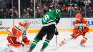 Carlsson's short-handed goal in 3rd period helps Ducks rally to beat Stars 7