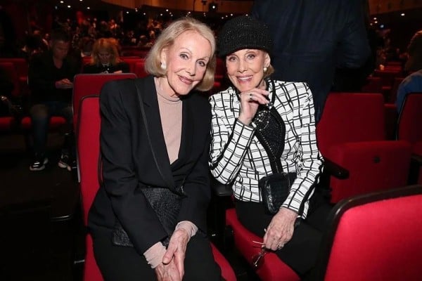 Mueren bailarinas y cantantes gemelas por suicidio asistido