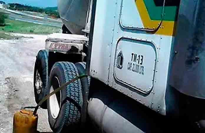 Denuncian huachicoleo en Laguna de San Vicente