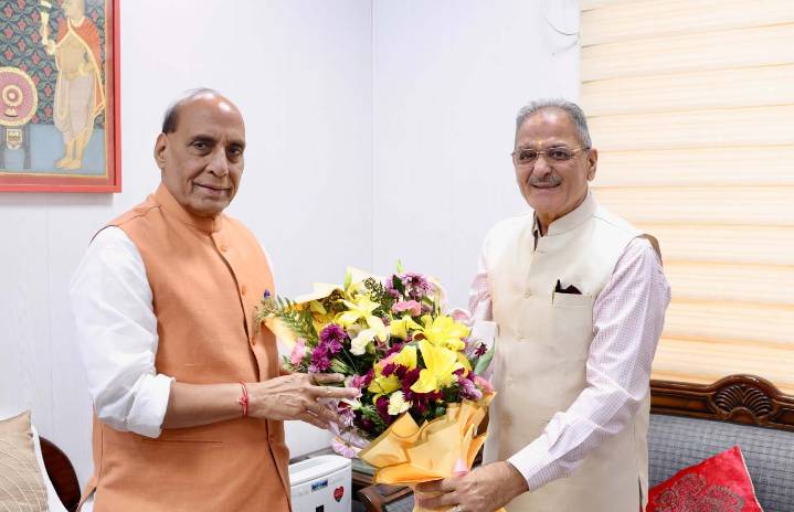 LG Kavinder Meets Defence Minister; Discusses Humanitarian Assistance & Air Connectivity For Ladakh