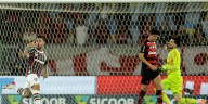 Del insólito blooper al golazo de un ex Boca: la noche negra de Agustín Rossi en el clásico entre Flamengo y Fluminense