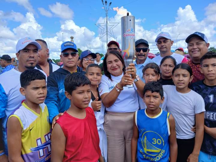 Monagas entregó a Delta Amacuro el fuego patrio de los Juegos Comunales