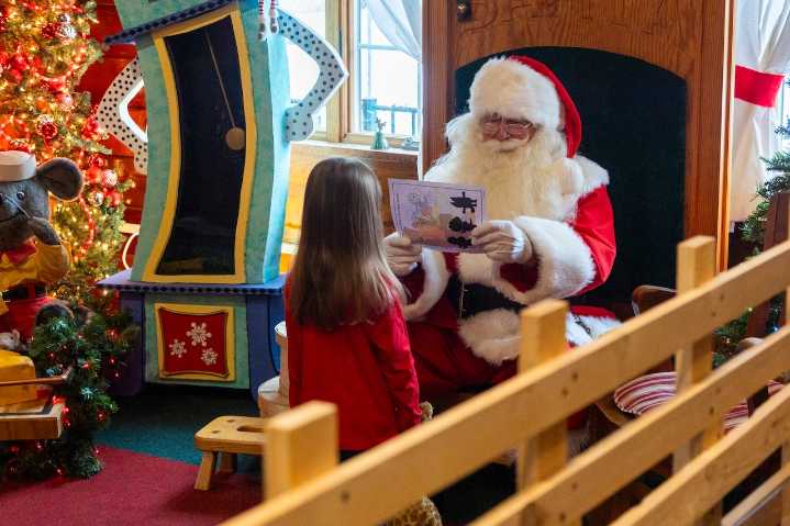 Santa arriving in Bay City by train Saturday after Thanksgiving