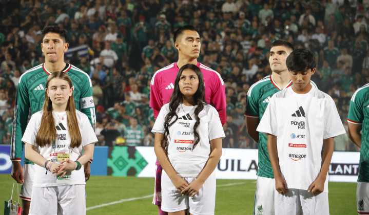 Afición mexicana abuchea al Tala Rangel en pleno partido vs Uruguay