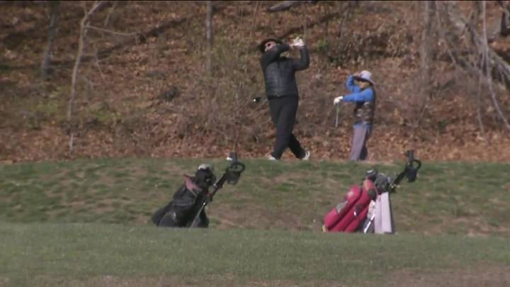 76-year-old man shot by pellet gun while golfing in Weston