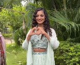 From garland seller to star: Monalisa’s transformation will blow your mind; see pics