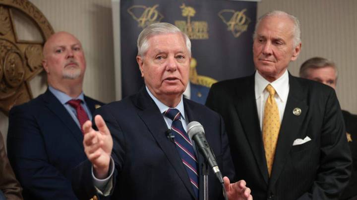 GOP retreats from shutdown deal payout provision