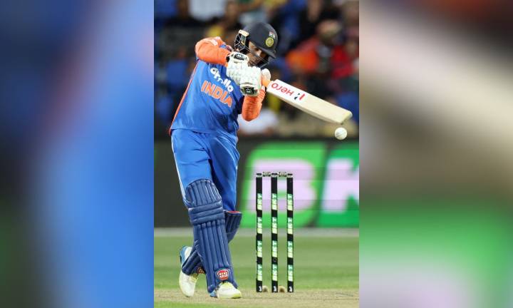 Our aim is to get Abhishek out cheaply: Kuhnemann