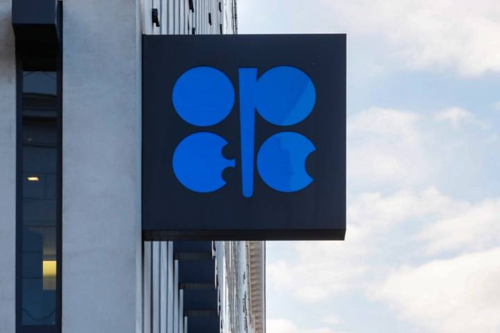 OPEC+ 2026 pause on production hikes allays fears of oil glut
