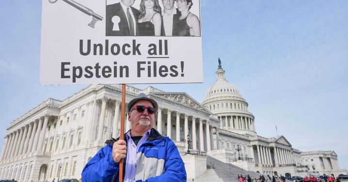 Trump firma ley para publicar archivos del caso Jeffrey Epstein tras resistirse durante meses