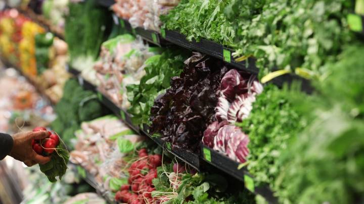 NY lawmakers call on Gov. Hochul to cover SNAP food benefits with surplus funds