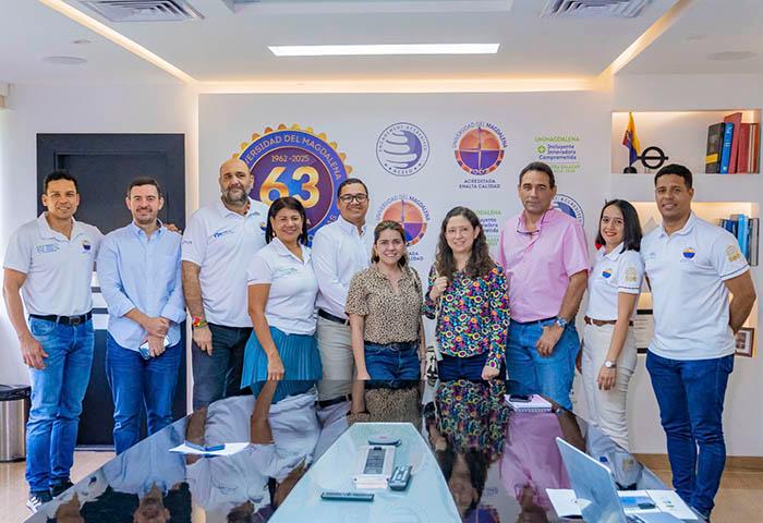 Culminó con éxito visita de evaluación al Programa de Negocios Internacionales