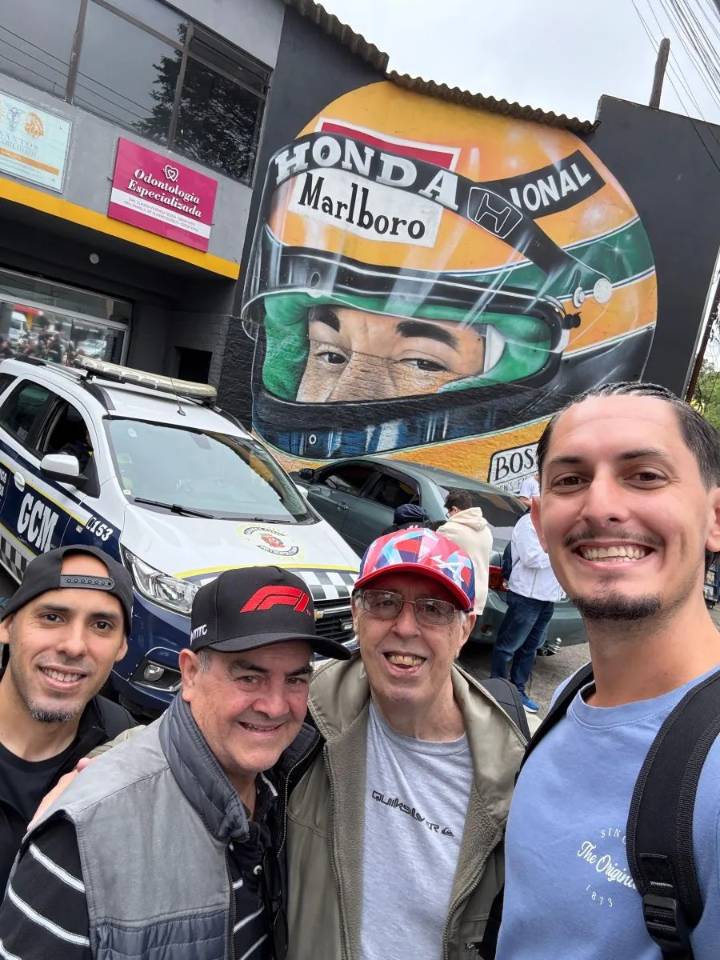 Los misioneros celebraron en las tribunas la continuidad de Colapinto en la Fórmula 1