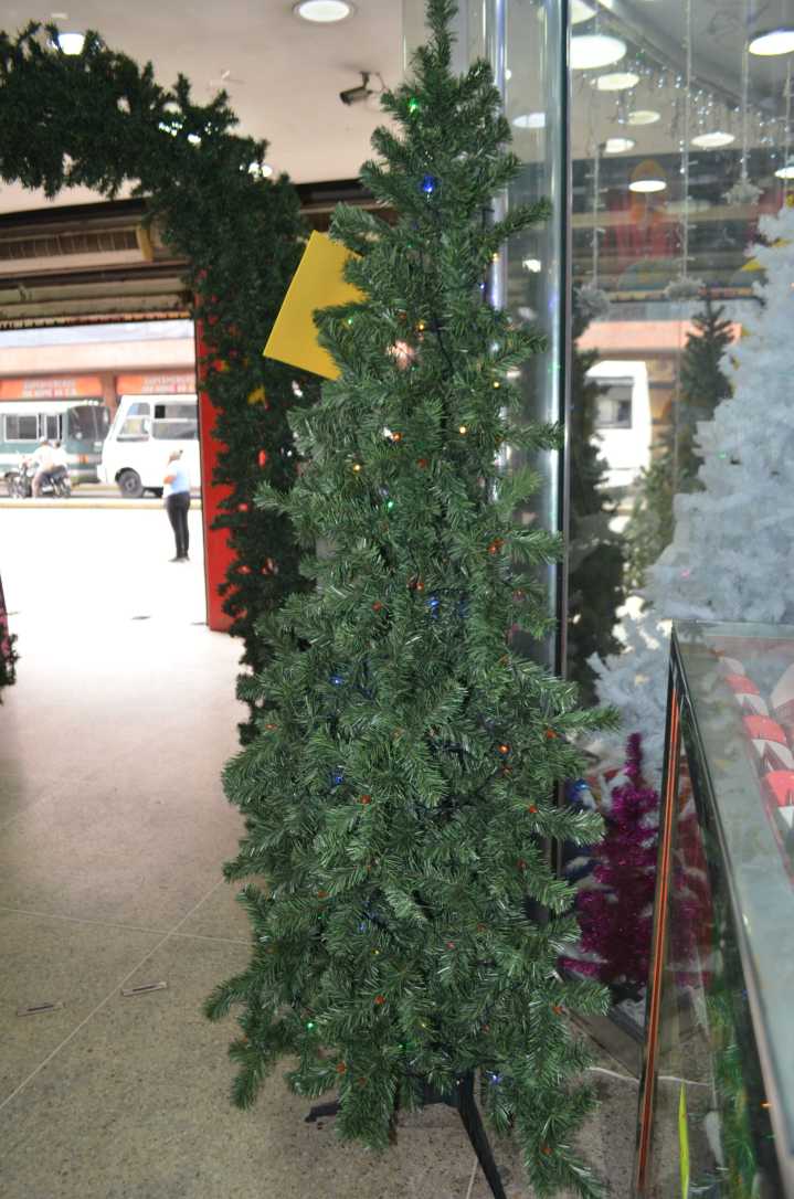 Medio pino canadiense: La nueva tendencia de árboles navideños