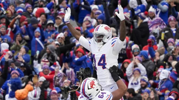 Bills batter Bucs thanks to career day from unlikely source