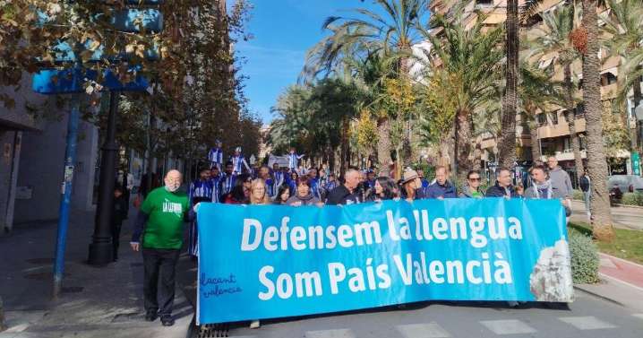 TVE abre la puerta a emitir La 2 y Clan en catalán en Valencia a petición del consejero de Puigdemont en el ente