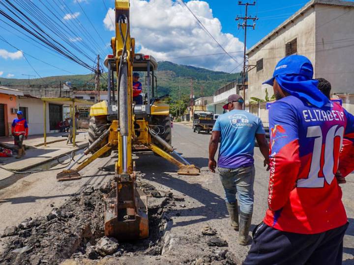 En Naguanagua continúa recuperación del sistema de aguas servidas