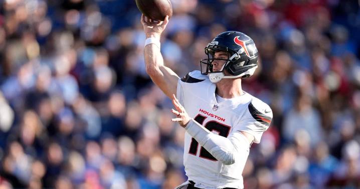 Davis Mills leads Texans to 16-13 win over Titans on Wright's game