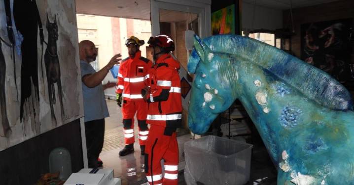 Destrozos en una galería de arte del Port d'Andratx a causa de la fuerte lluvia