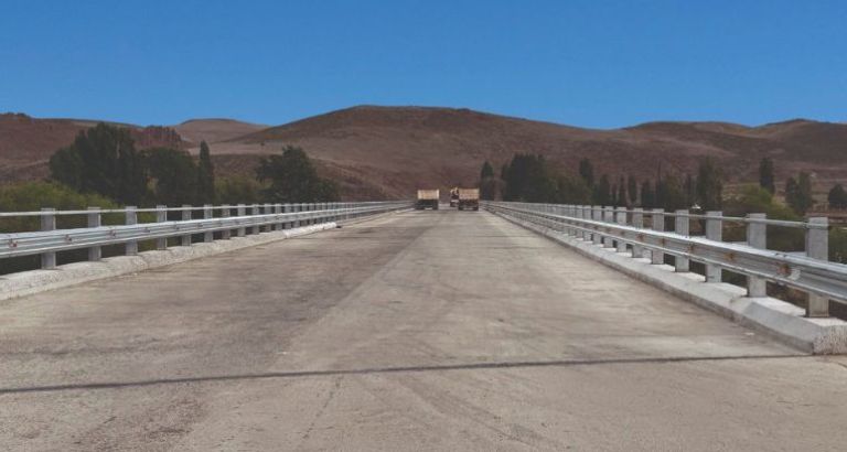 Caputo y Figueroa confirmaron por redes que está terminado el nuevo puente de La Rinconada