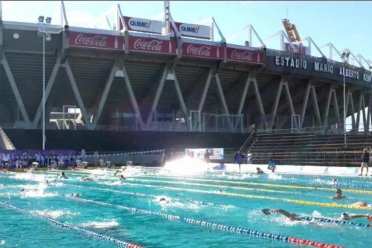Murió un nadador en Córdoba mientras disputaba una competencia