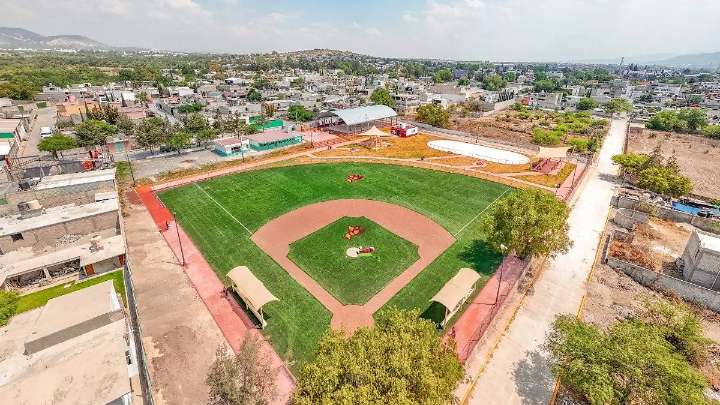 Apaxco estrena campo de sóftbol femenil