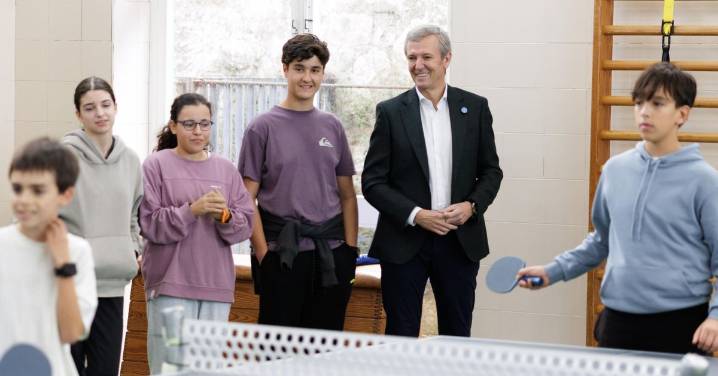 Rueda se felicita por el éxito de limitar el uso de los móviles en colegios