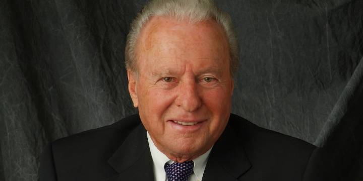 Iowa developer and Bill Knapp dies at 99