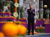 Sheinbaum dedica ofrenda de Día de Muertos a mujeres ancestras de México