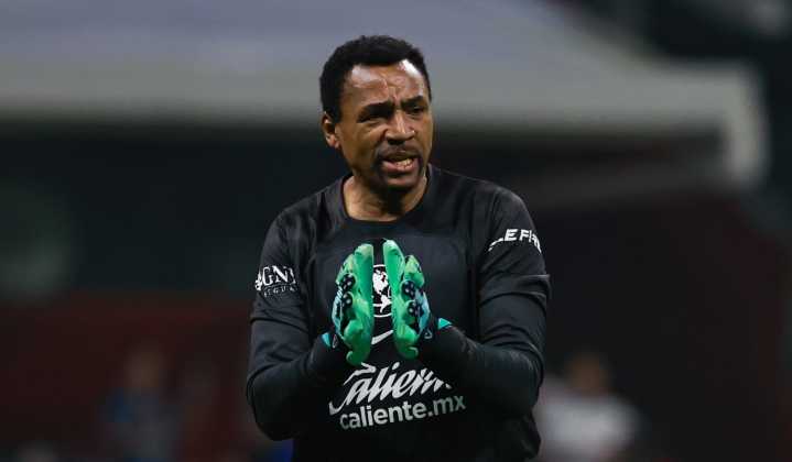 Adrián Chávez explota por crisis en la portería de México: “Esperamos que Guillermo Ochoa esté en condiciones”