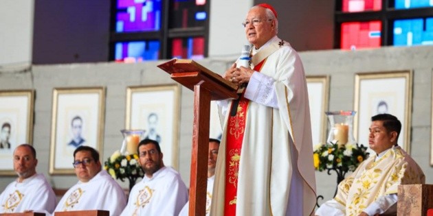 Cardenal de Guadalajara reconoce que demandas de transportistas y productores son justas