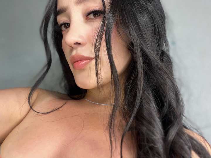 La policía hot se confiesa: "Estuve mal, pero lo hice por necesidad, no soy ninguna prostituta"