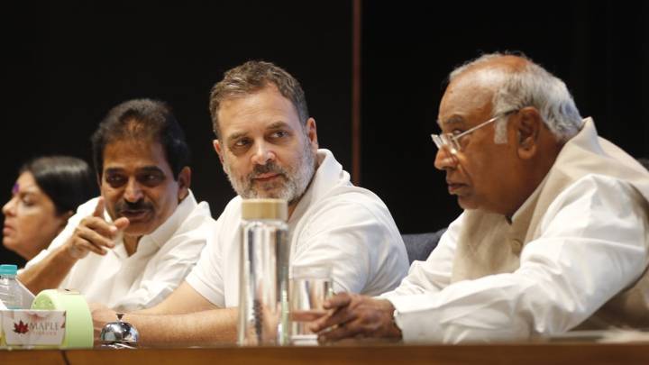 Best of Both Sides: Congress should stop playing victim