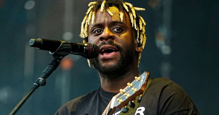 Who is Myles Smith as he performs on Strictly Come Dancing