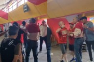 VIDEO. Hinchas de Unión Española protagonizan pelea tras descenso del club: Sabino Aguad, gerente de los “hispanos”, tuvo que intervenir