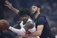 Deadspin | Balanced-scoring Raptors end skid with win over Cavaliers