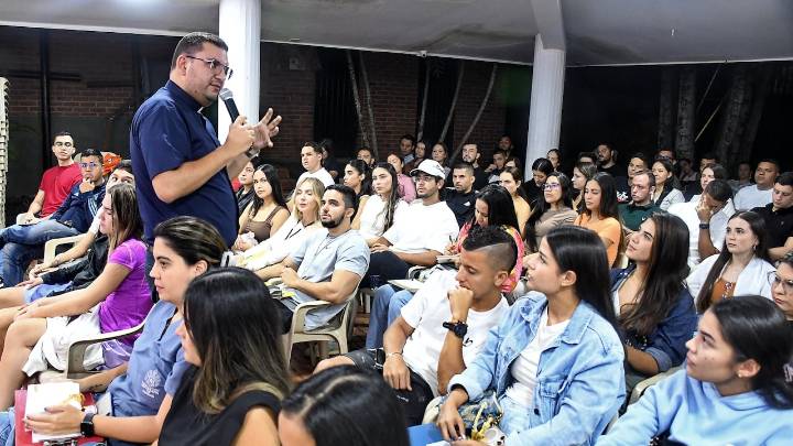 El regreso silencioso de los jóvenes a la fe católica: ¿qué hay detrás de este resurgir espiritual?