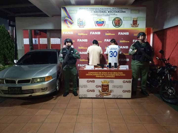 Detenidos con facsímil en Agua salada