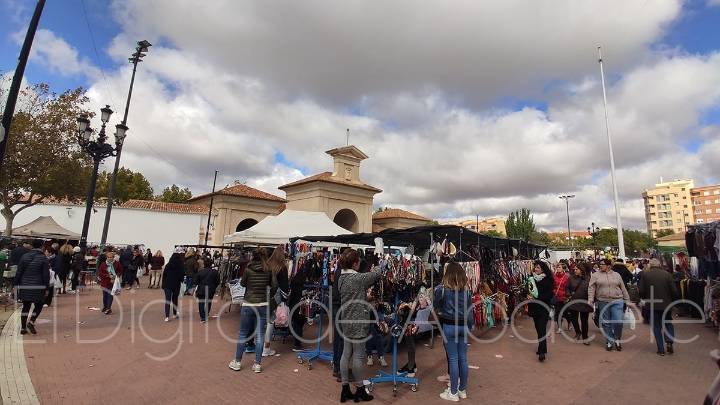 El mercadillo de ‘Los Invasores’ rompe su tradición en Albacete