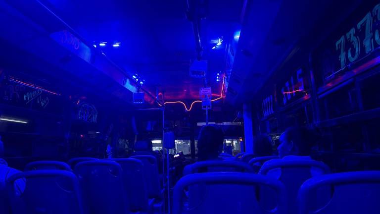 Denuncian usuarios de camiones urbanos de Mazatlán, que choferes traen música alta y con apología del delito