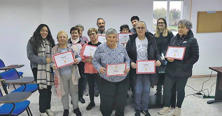 Las ganas de aprender no tienen edad en Coles y Muíños con "A Maiores"