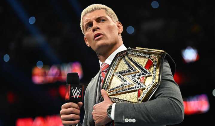 “Es absurdo”: Cody Rhodes rechaza la idea de que ya superó a Dusty Rhodes
