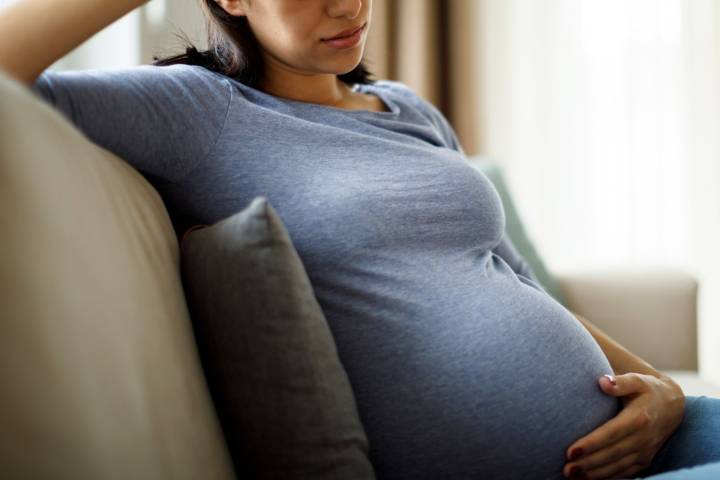 Pregnant Woman Breaks Down After Boyfriend Won’t Help with Chores