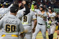 Lenyn Sosa castiga con grand slam y guía victoria caraquista