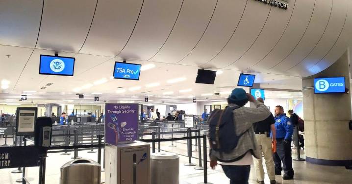 Tucson International Airport delays and cancellations for Thanksgiving travel